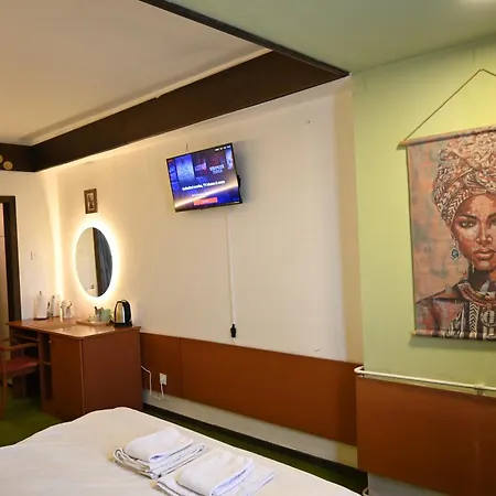 Tirona Hotel 4*